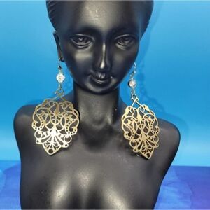 💥5/$10💥Gold tone Design cut out ✨️ Rhinestone detail embellishment